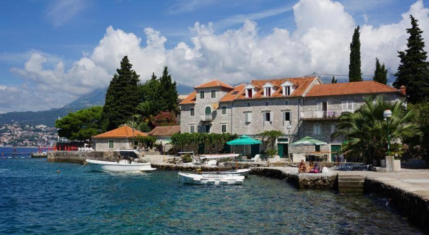 Glamping Peninsula Lustica Rose Villa Tivat Eksteriør billede