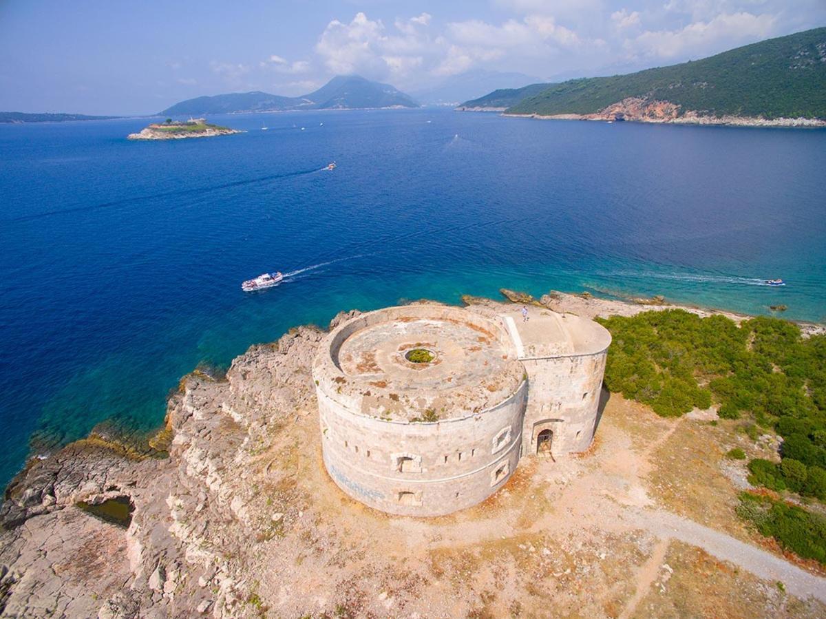 Glamping Peninsula Lustica Rose Villa Tivat Eksteriør billede