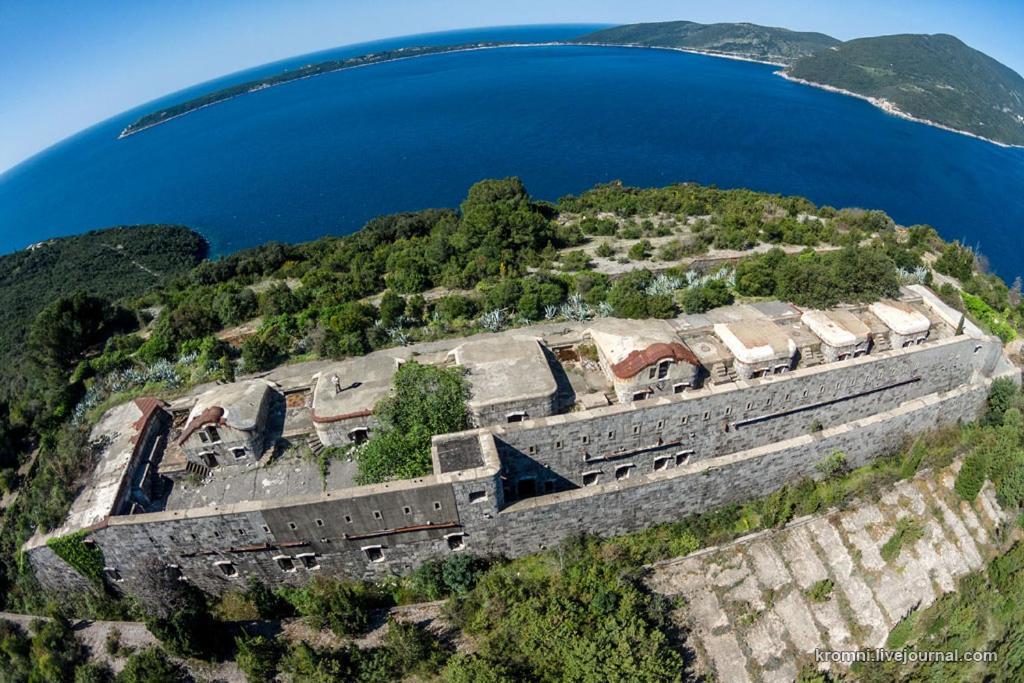 Glamping Peninsula Lustica Rose Villa Tivat Eksteriør billede